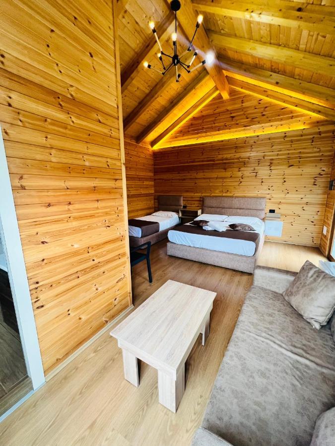 Bujtina Tradicionale Hotel Lëpusha Kültér fotó