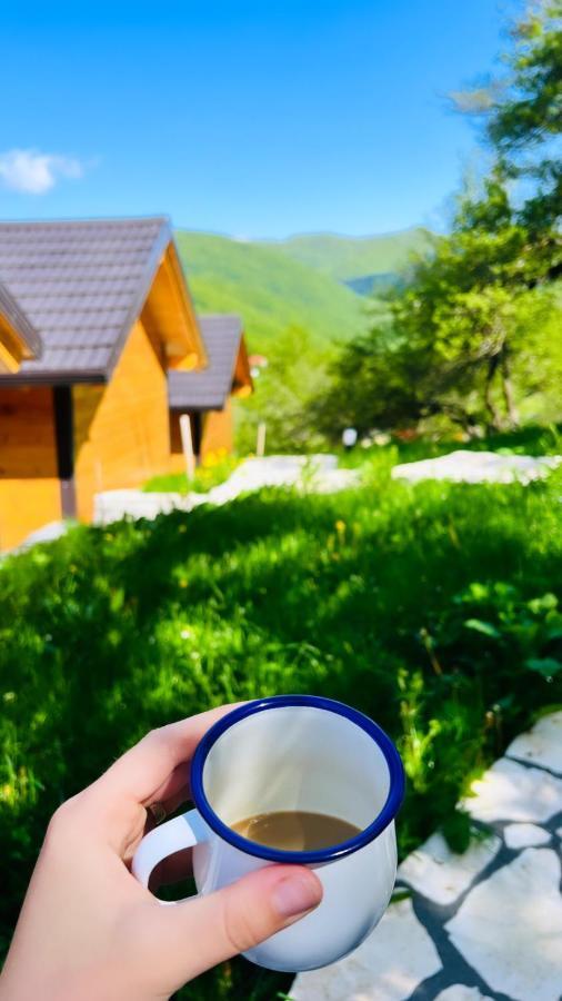 Bujtina Tradicionale Hotel Lëpusha Kültér fotó