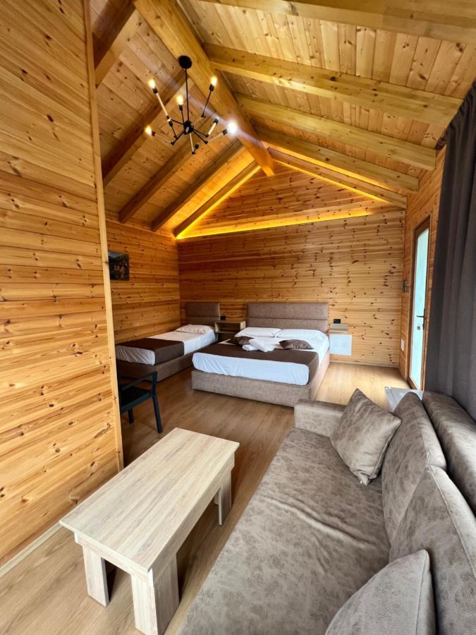 Bujtina Tradicionale Hotel Lëpusha Kültér fotó